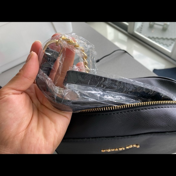 NWOT- Micheal Kors purse - Picture 2 of 6